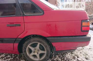 Седан Volkswagen Passat 1990 в Гайсине
