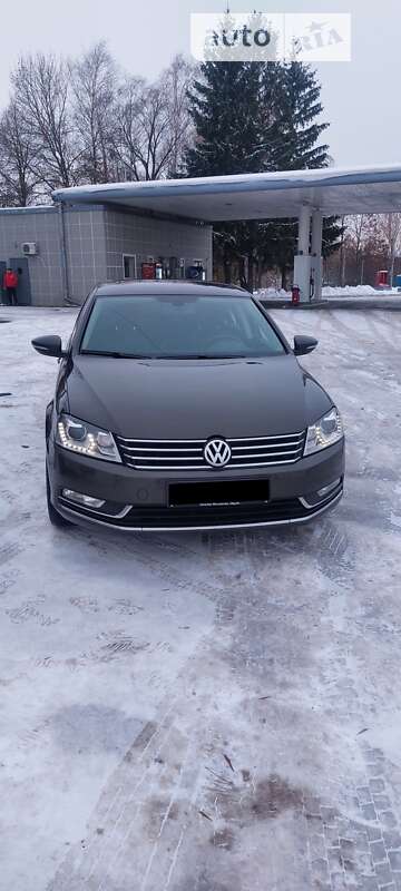 Седан Volkswagen Passat 2014 в Веселинове