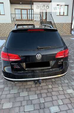 Универсал Volkswagen Passat 2012 в Вижнице