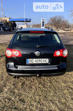 Универсал Volkswagen Passat 2005 в Вознесенске