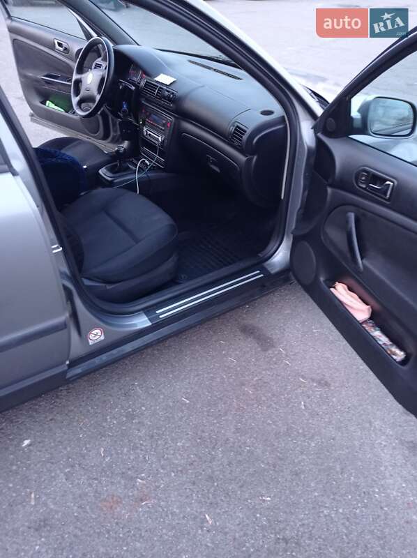 Універсал Volkswagen Passat 2001 в Києві