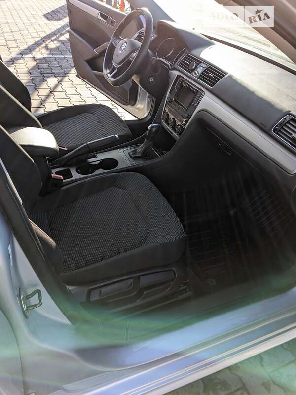 Седан Volkswagen Passat 2016 в Вишневом