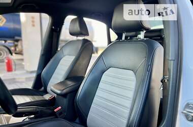 Седан Volkswagen Passat 2018 в Днепре