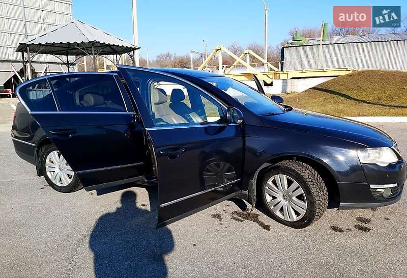 Седан Volkswagen Passat 2006 в Марганці