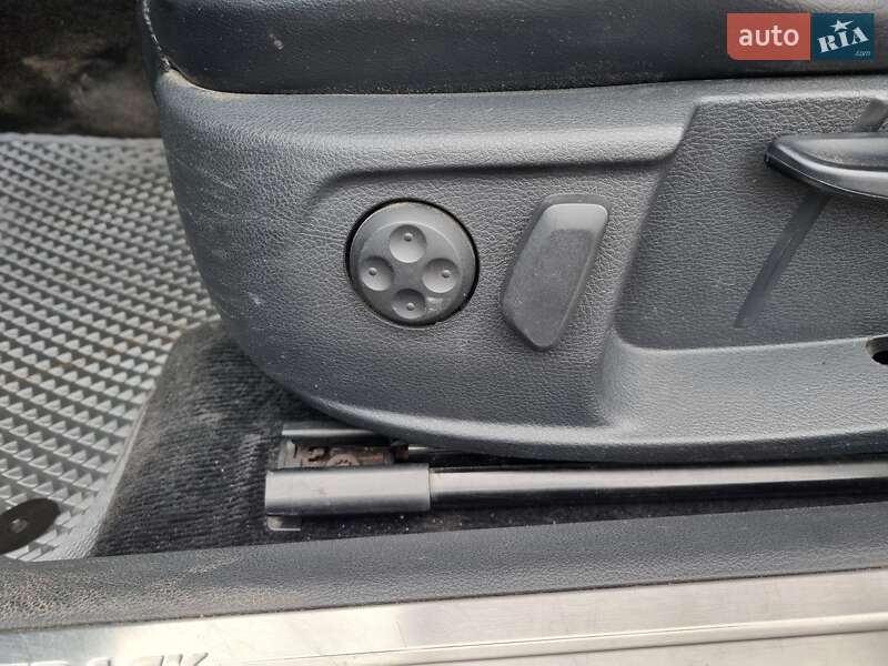 Універсал Volkswagen Passat 2012 в Перещепині