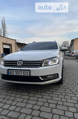 Універсал Volkswagen Passat 2011 в Ужгороді