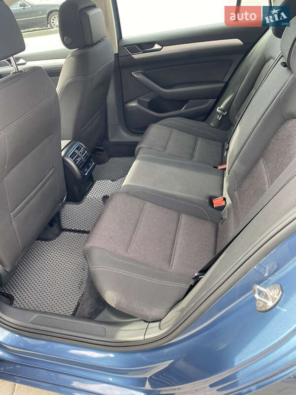 Універсал Volkswagen Passat 2016 в Луцьку