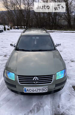 Универсал Volkswagen Passat 2001 в Сваляве