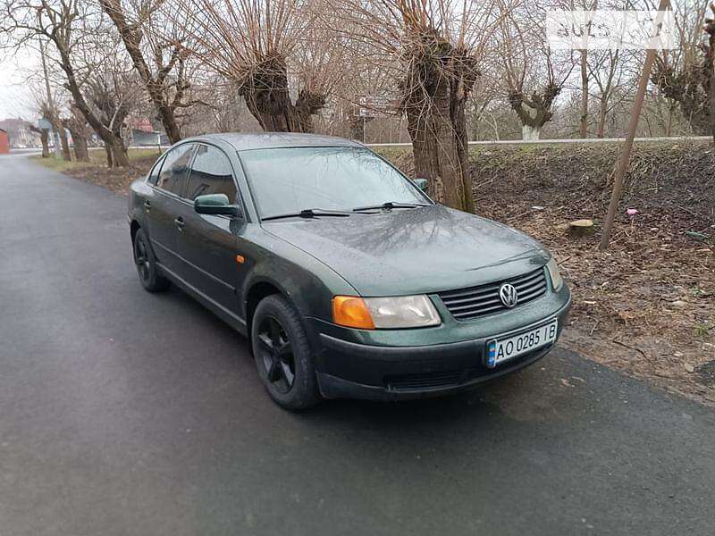 Седан Volkswagen Passat 1996 в Виноградове