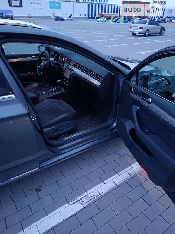 Универсал Volkswagen Passat 2015 в Одессе