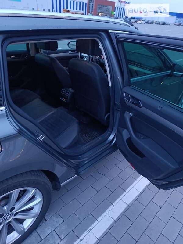 Универсал Volkswagen Passat 2015 в Одессе