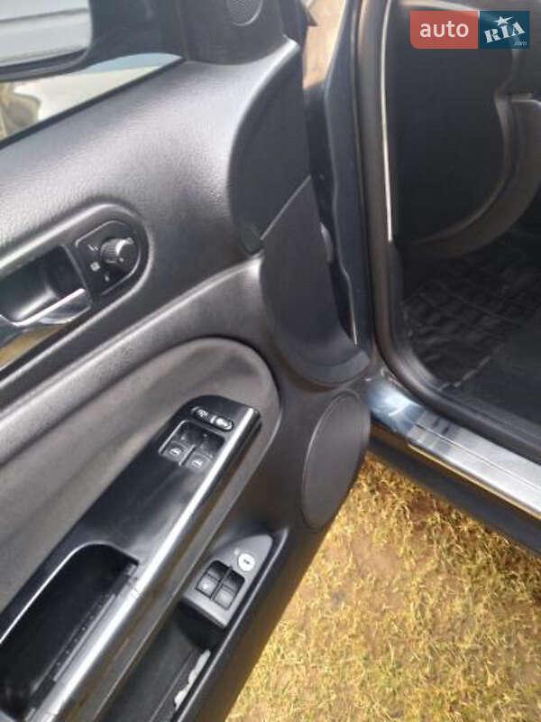 Седан Volkswagen Passat 2000 в Вижнице