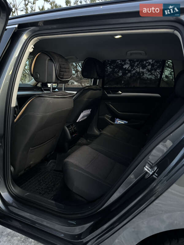 Универсал Volkswagen Passat 2016 в Львове фото 24 Универсал Volkswagen Passat 2016 в Львове