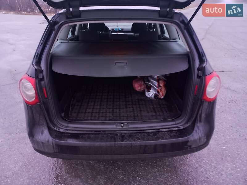Універсал Volkswagen Passat 2006 в Полонному