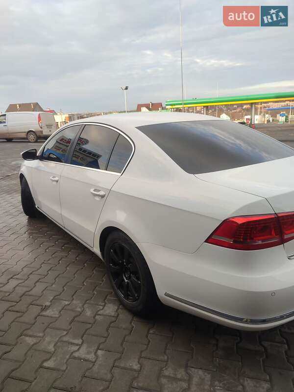 Седан Volkswagen Passat 2011 в Каменец-Подольском