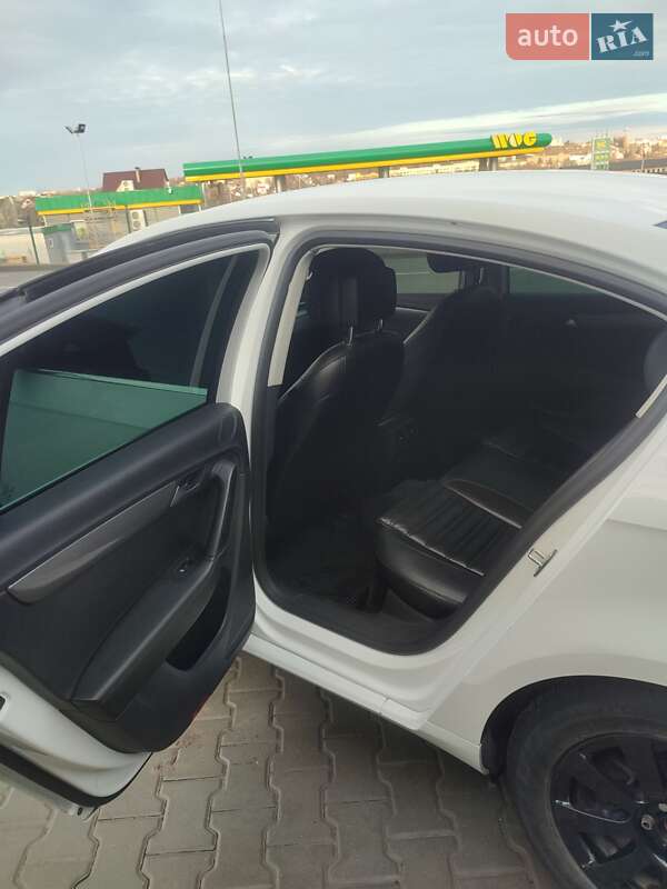 Седан Volkswagen Passat 2011 в Каменец-Подольском