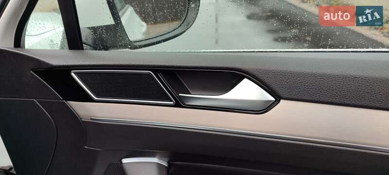 Універсал Volkswagen Passat 2017 в Вінниці