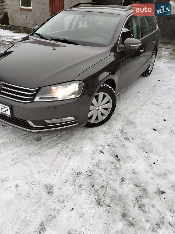Универсал Volkswagen Passat 2013 в Луцке