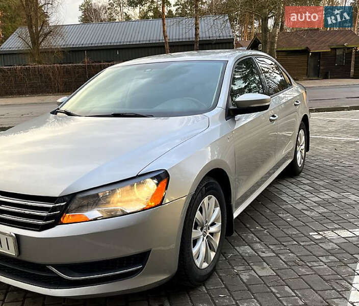 Седан Volkswagen Passat 2014 в Бучаче