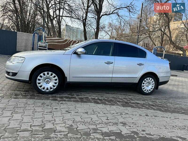 Седан Volkswagen Passat 2007 в Одессе