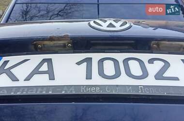 Седан Volkswagen Passat 2003 в Киеве