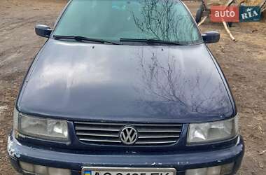 Седан Volkswagen Passat 1996 в Камені-Каширському