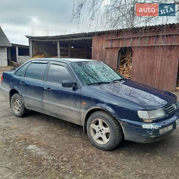 Седан Volkswagen Passat 1996 в Камне-Каширском