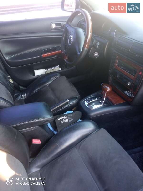 Седан Volkswagen Passat 2003 в Гребенке