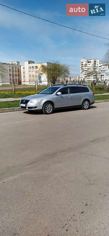 Універсал Volkswagen Passat 2009 в Шептицькому