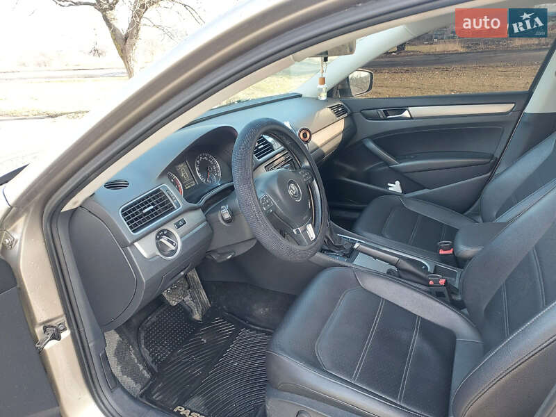 Седан Volkswagen Passat 2014 в Павлограді