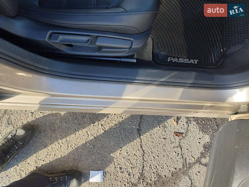 Седан Volkswagen Passat 2014 в Павлограді