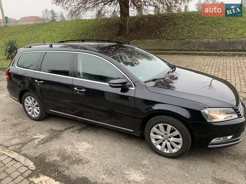 Універсал Volkswagen Passat 2011 в Мукачевому
