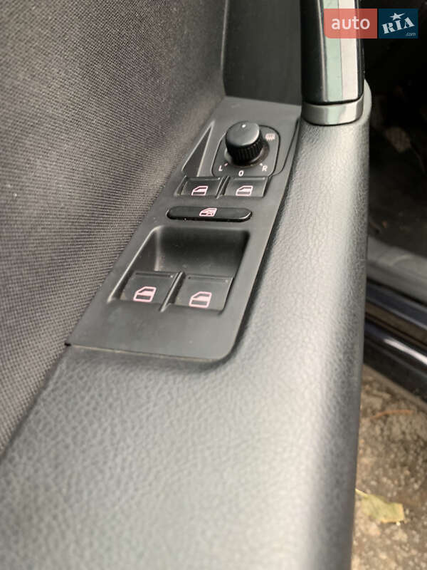 Універсал Volkswagen Passat 2011 в Мукачевому