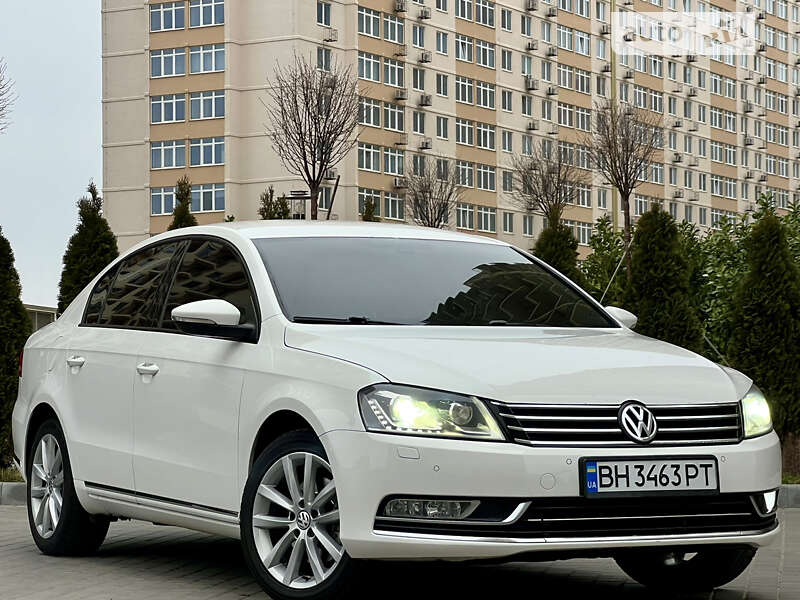 Седан Volkswagen Passat 2013 в Одессе