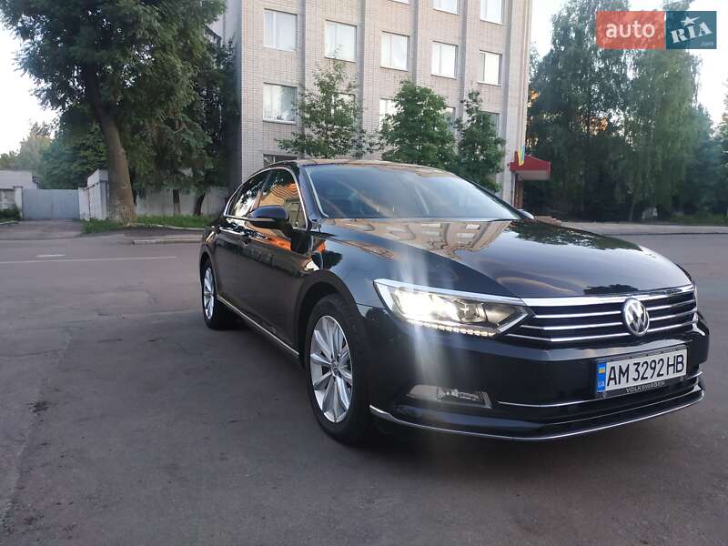 Седан Volkswagen Passat 2017 в Житомире