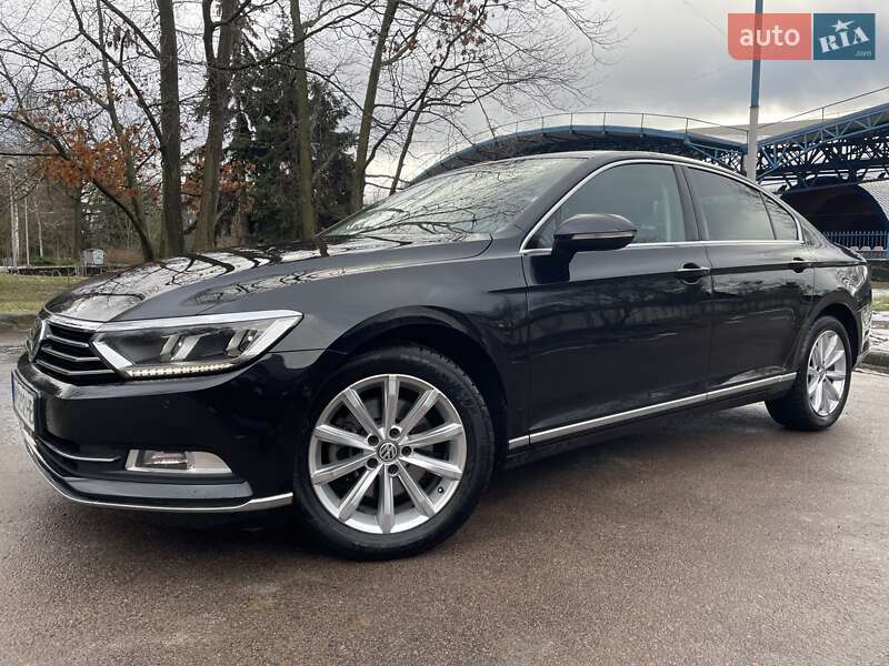 Седан Volkswagen Passat 2017 в Житомире