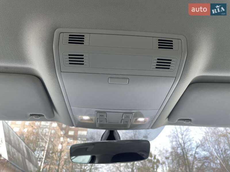 Седан Volkswagen Passat 2017 в Житомире