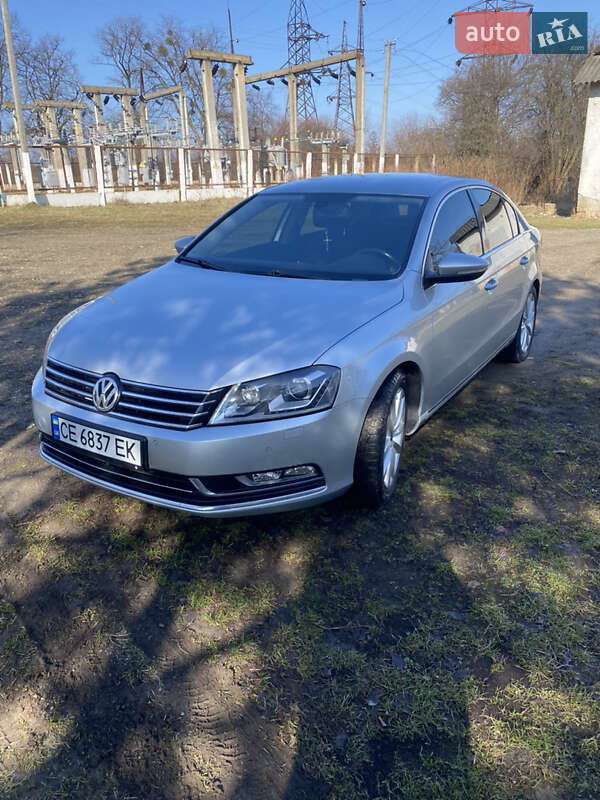 Седан Volkswagen Passat 2013 в Чернівцях