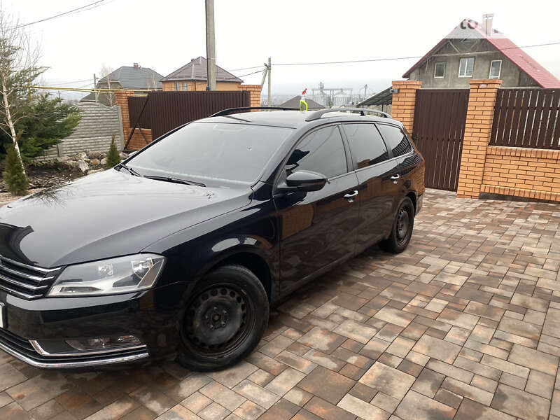 Універсал Volkswagen Passat 2011 в Одесі