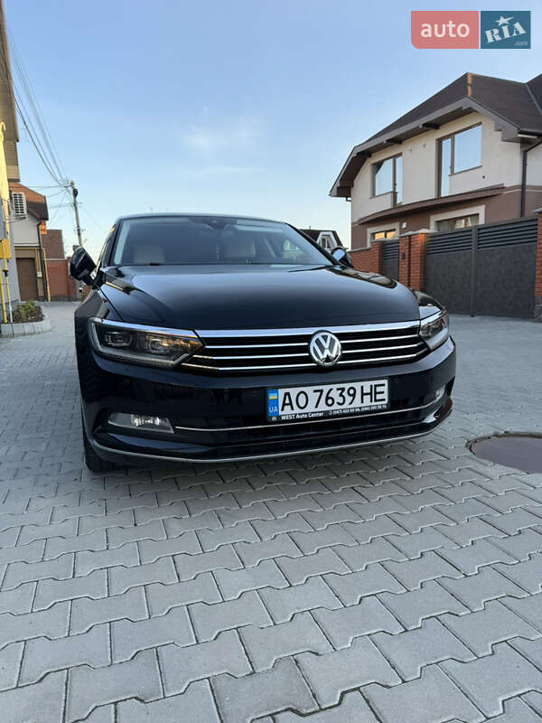 Седан Volkswagen Passat 2016 в Мукачевому