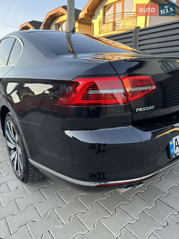 Седан Volkswagen Passat 2016 в Мукачевому
