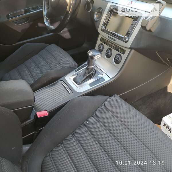 Універсал Volkswagen Passat 2009 в Миколаєві