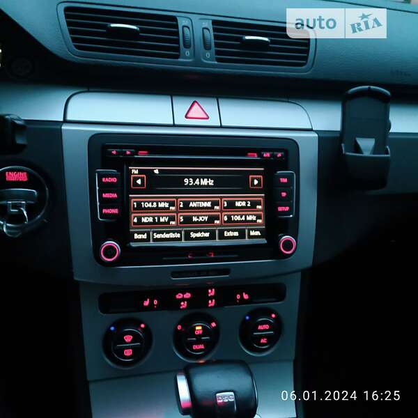 Універсал Volkswagen Passat 2009 в Миколаєві