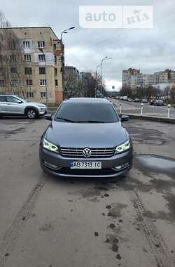 Седан Volkswagen Passat 2013 в Виннице