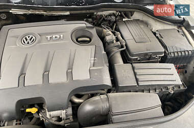 Седан Volkswagen Passat 2014 в Чернівцях