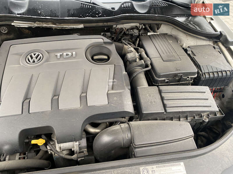 Седан Volkswagen Passat 2014 в Черновцах