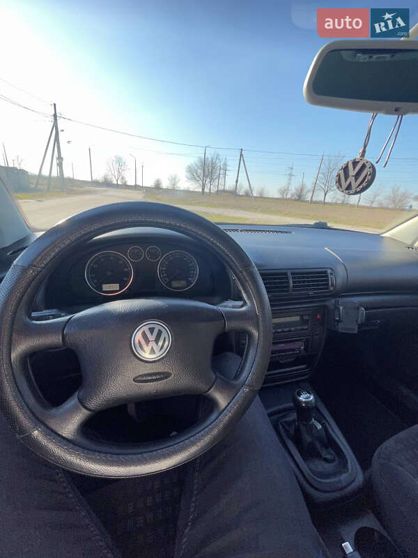Седан Volkswagen Passat 2003 в Запоріжжі