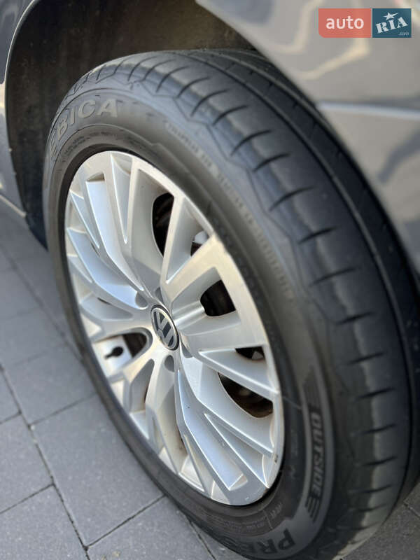 Универсал Volkswagen Passat 2015 в Мукачево