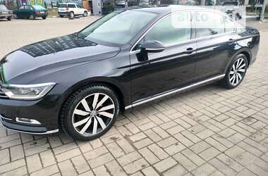 Седан Volkswagen Passat 2015 в Луцке