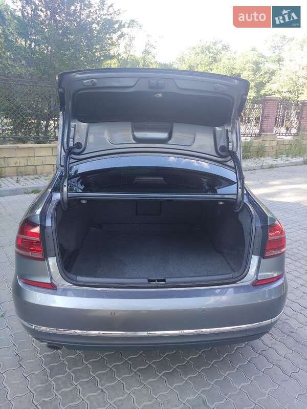 Седан Volkswagen Passat 2018 в Одесі